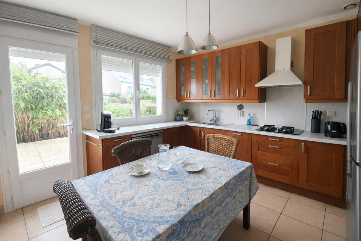 CHATEAUROUX Maison de ville 150 m2 4 chambres + garage + parking + jardin 7