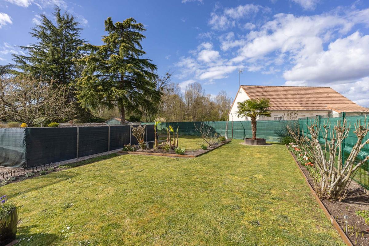 MILLANCAY Maison Millancay 2 pièces 48 m2 2