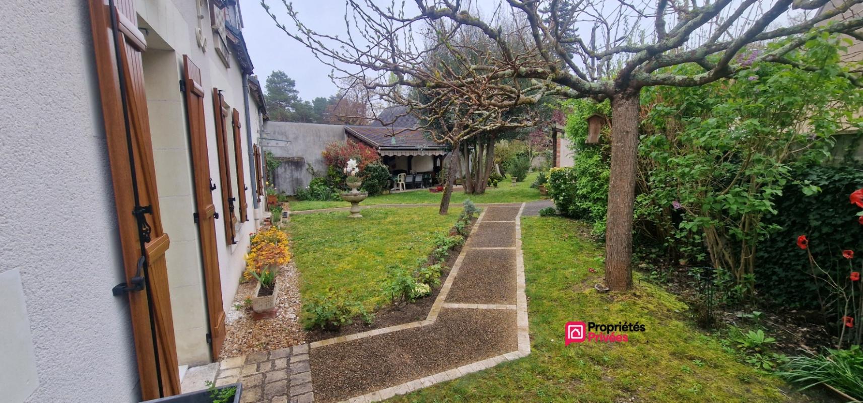 MEUSNES Longère de 155 m² - 6 pièces dont 3 chambres plus dépendances 17