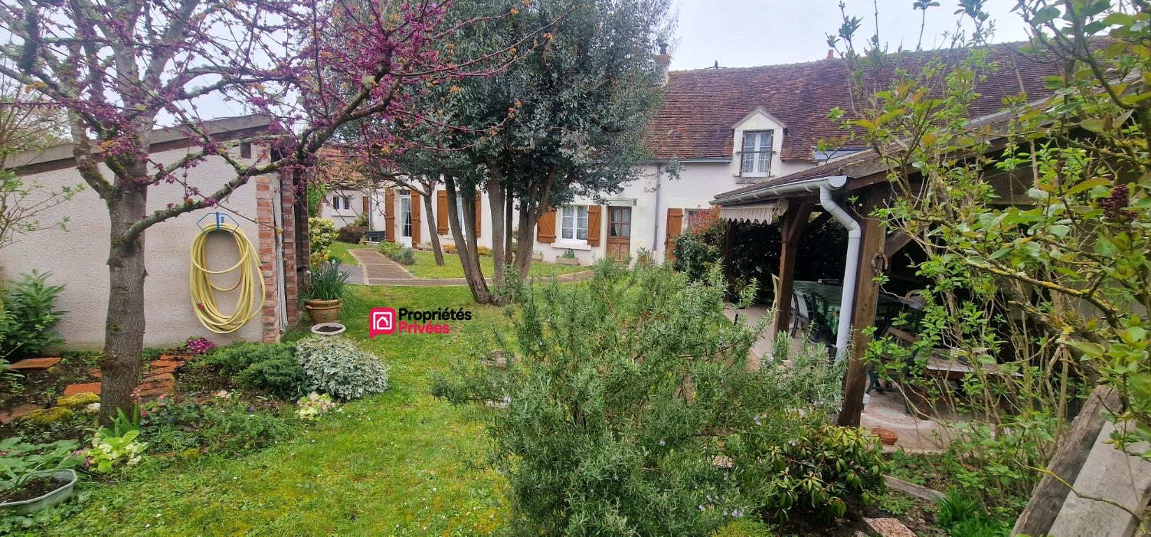 MEUSNES Longère de 155 m² - 6 pièces dont 3 chambres plus dépendances 18