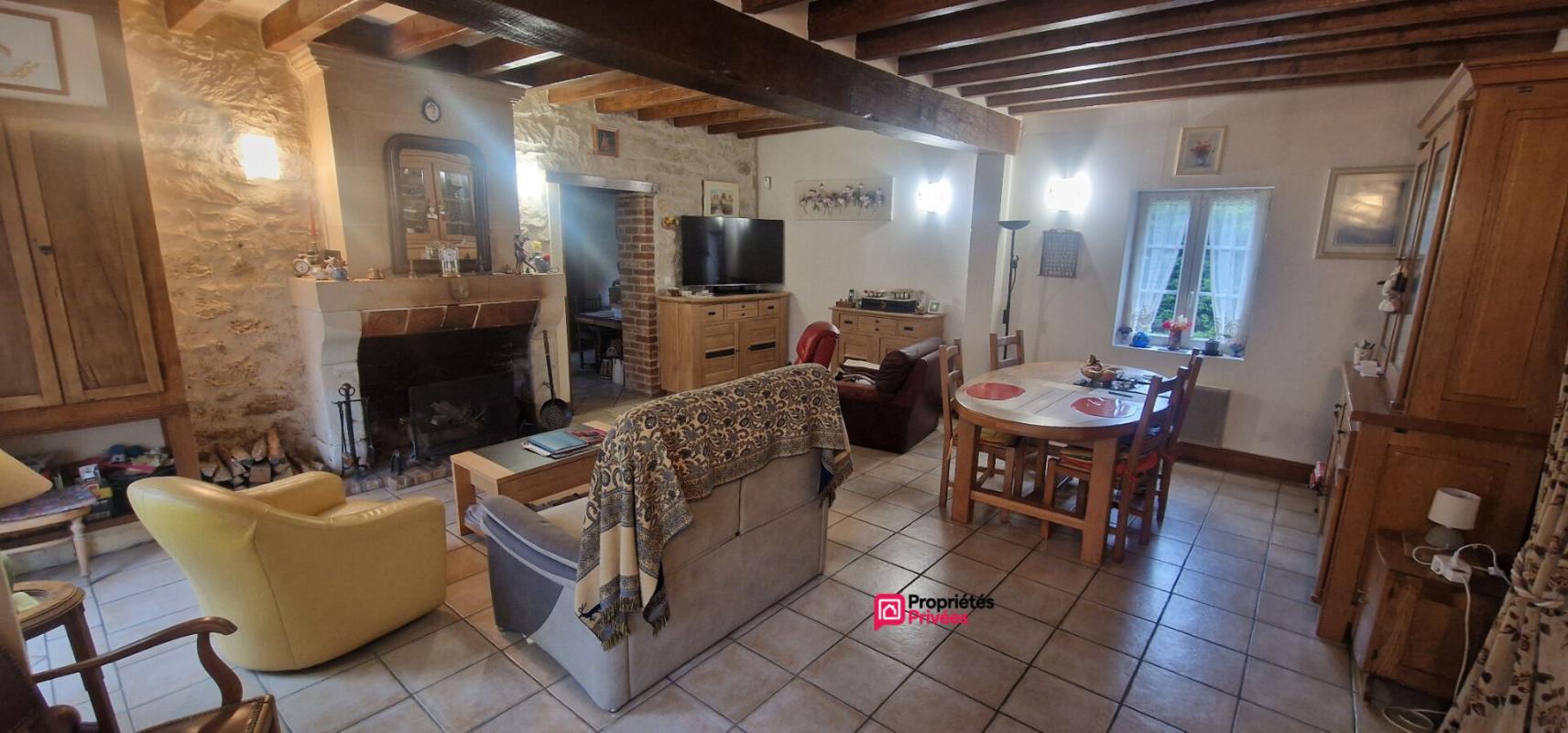 MEUSNES Longère de 155 m² - 6 pièces dont 3 chambres plus dépendances 5