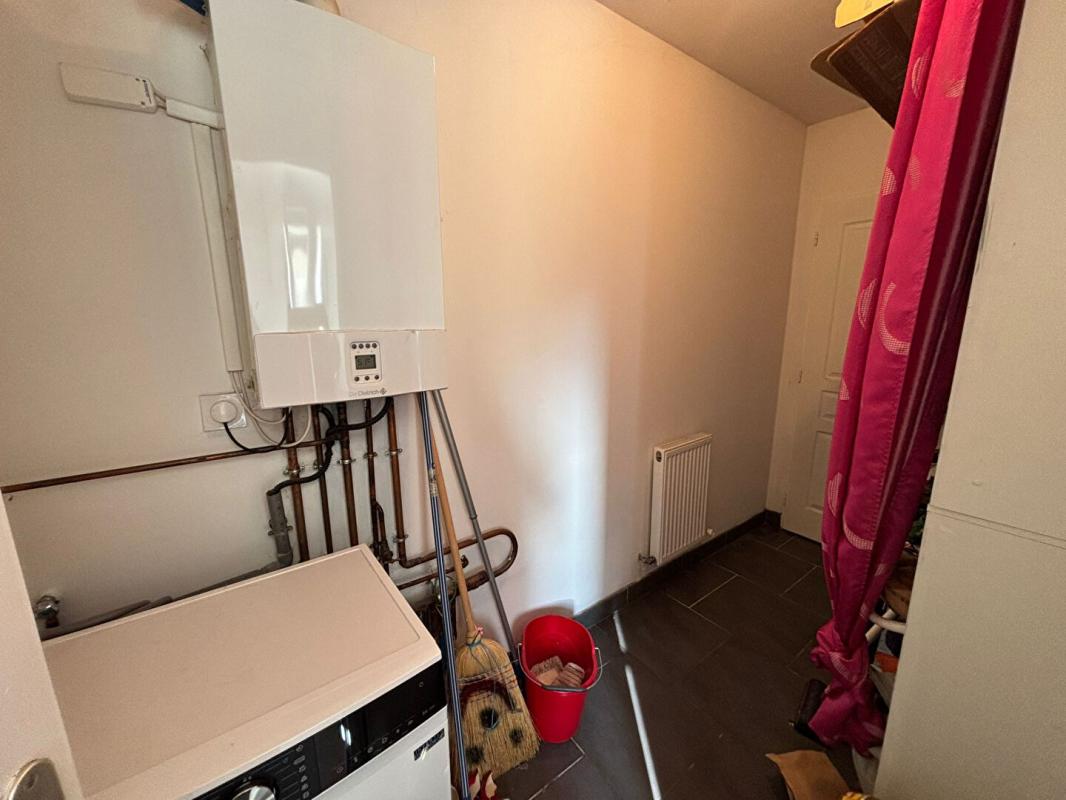 SICHAMPS Maison Sichamps 5 pièces 92.9 m2 - 3 chambres - louée - Investisseurs 5