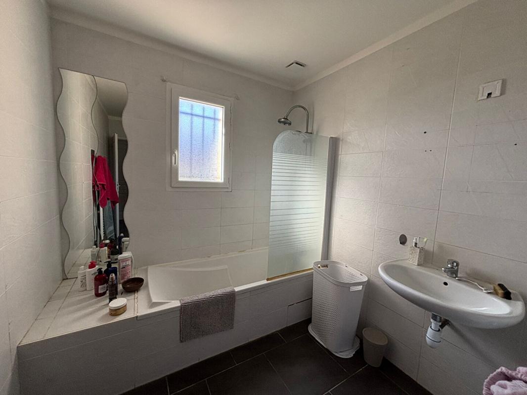 SICHAMPS Maison Sichamps 5 pièces 92.9 m2 - 3 chambres - louée - Investisseurs 8