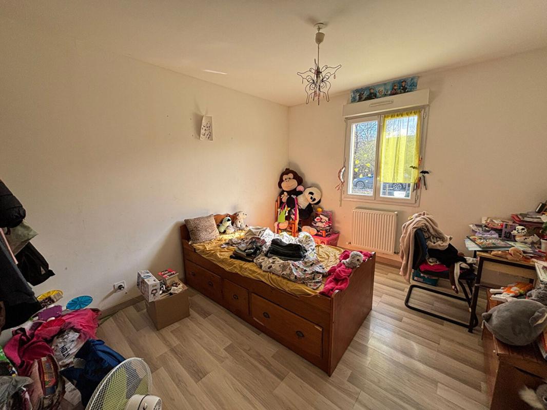 SICHAMPS Maison Sichamps 5 pièces 92.9 m2 - 3 chambres - louée - investisseur 6