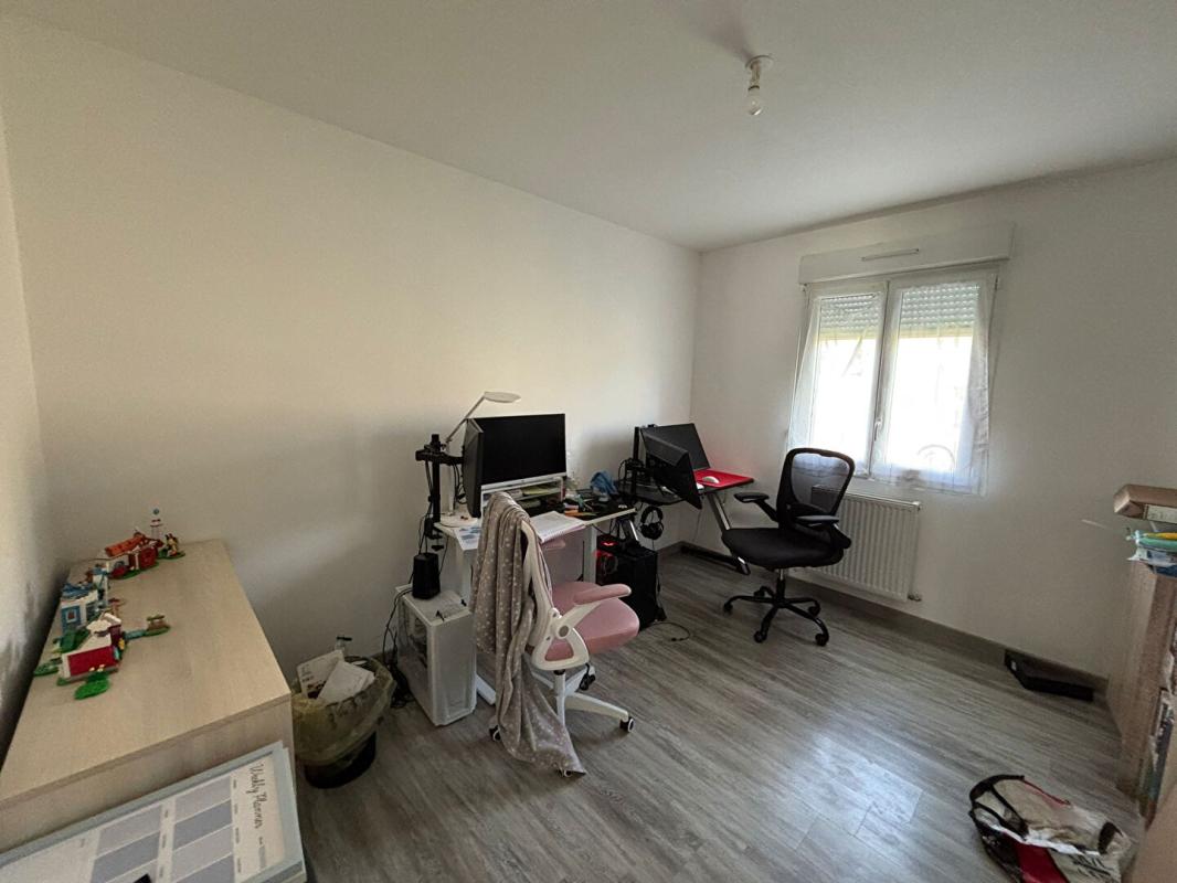 SICHAMPS Maison Sichamps 5 pièces 92.9 m2 - 3 chambres - louée - Investisseurs 5