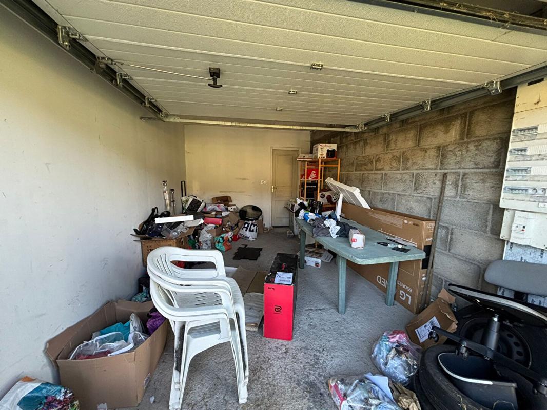 SICHAMPS Maison Sichamps 5 pièces 92.9 m2 - 3 chambres - louée - Investisseurs 8