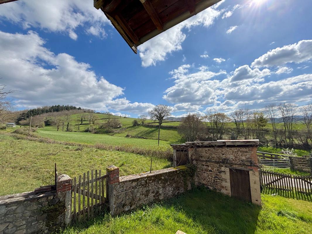 SAINT-LEGER-SOUS-LA-BUSSIERE Ancienne ferme à rénover avec vue dégagée 14