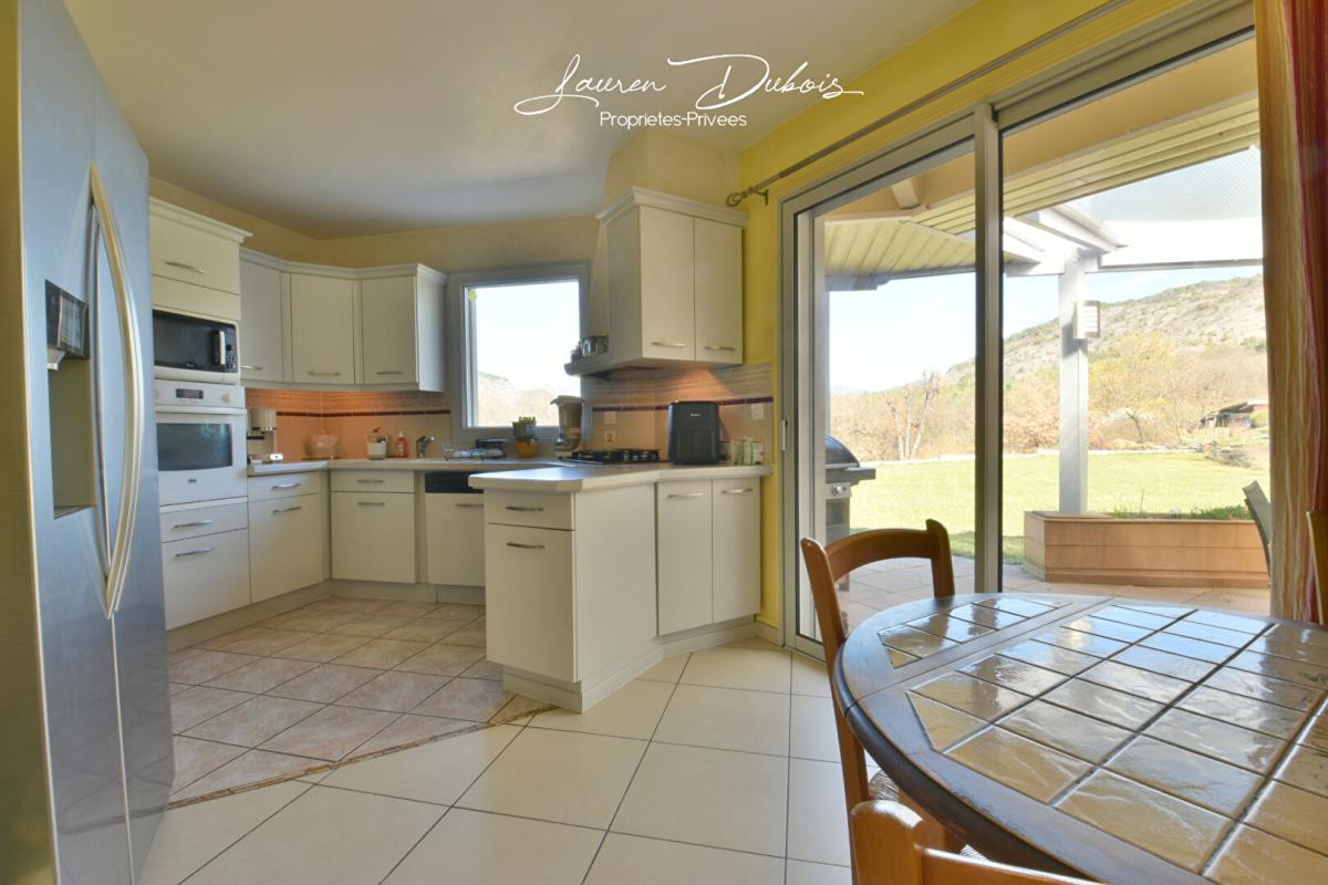 TALLARD Maison familiale de caractère sur terrain de 1 500m² 2