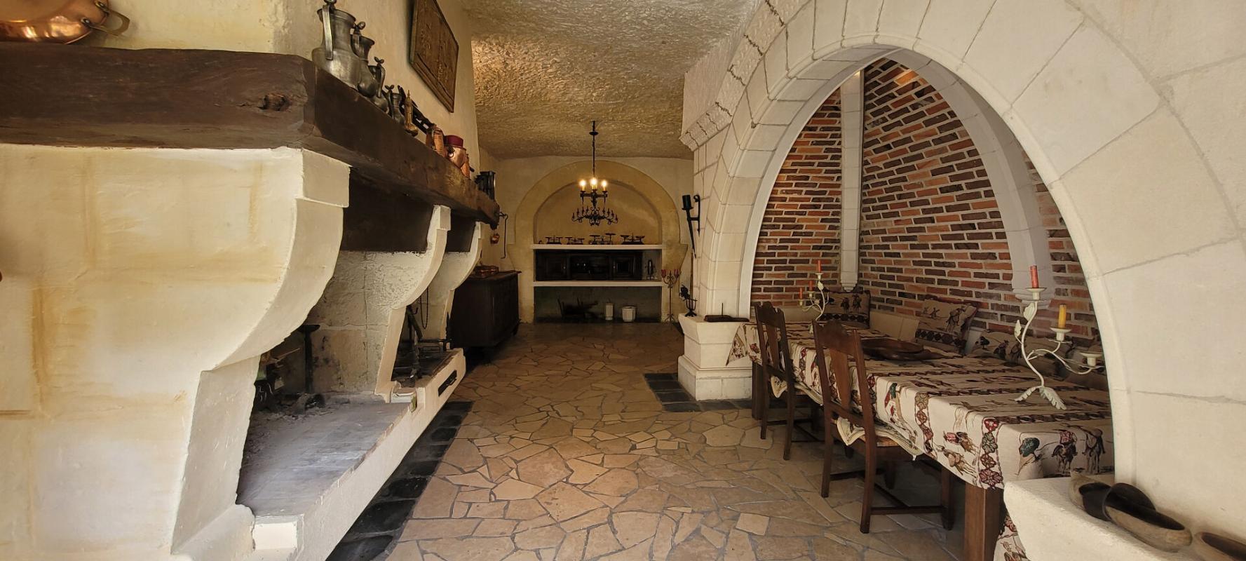 LA CHARTRE-SUR-LE-LOIR MANOIR A LA CHARTRE SUR LE LOIR 8