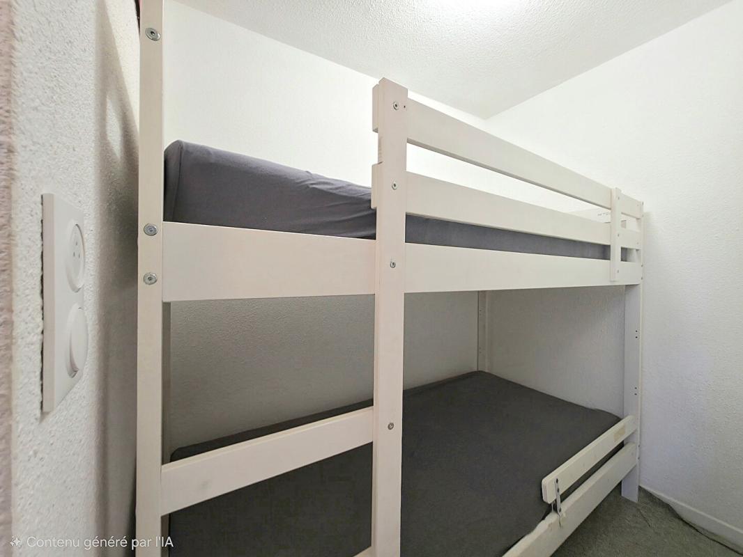 BORMES-LES-MIMOSAS T1 OPTIMISÉ + chambre cabine + PARCKING IDÉAL INVESTISSEMENT LOCATIF a 155000 EUR 5