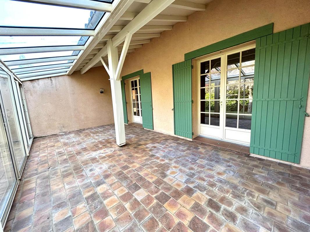 PUGNAC DÉCOUVREZ LE CHARME ET LES VOLUMES D'UNE MAISON D'ARCHITECTE - 300 M2 - 4 CHAMBRES   À PUGNAC DANS UN PARC ARBORÉ POUR SAVOURER LA TRANQUILITÉ 13