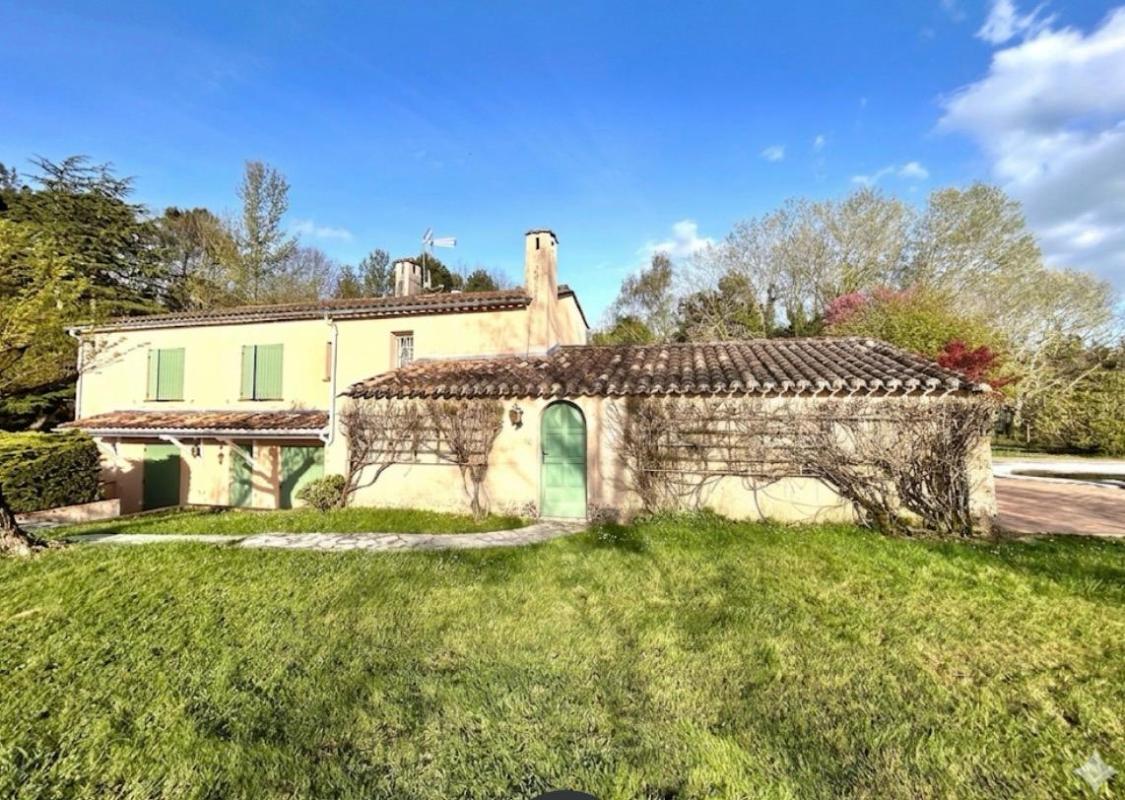 PUGNAC DÉCOUVREZ LE CHARME ET LES VOLUMES D'UNE MAISON D'ARCHITECTE - 300 M2 - 4 CHAMBRES   À PUGNAC DANS UN PARC ARBORÉ POUR SAVOURER LA TRANQUILITÉ 15