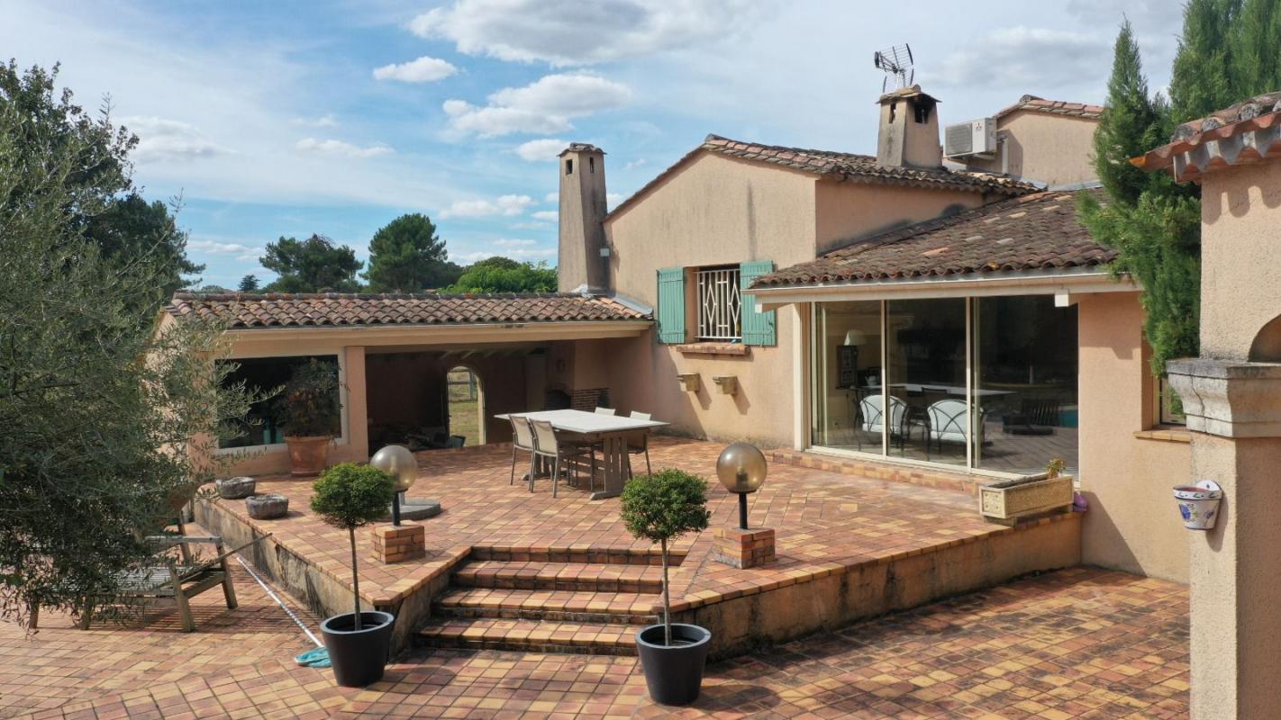 PUGNAC DÉCOUVREZ LE CHARME ET LES VOLUMES D'UNE MAISON D'ARCHITECTE - 300 M2 - 4 CHAMBRES   À PUGNAC DANS UN PARC ARBORÉ POUR SAVOURER LA TRANQUILITÉ 3