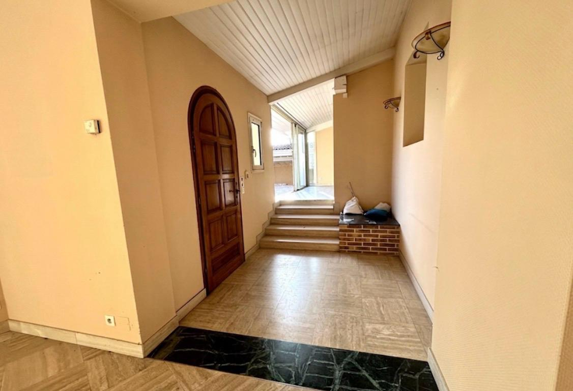 PUGNAC DÉCOUVREZ LE CHARME ET LES VOLUMES D'UNE MAISON D'ARCHITECTE - 300 M2 - 4 CHAMBRES   À PUGNAC DANS UN PARC ARBORÉ POUR SAVOURER LA TRANQUILITÉ 4