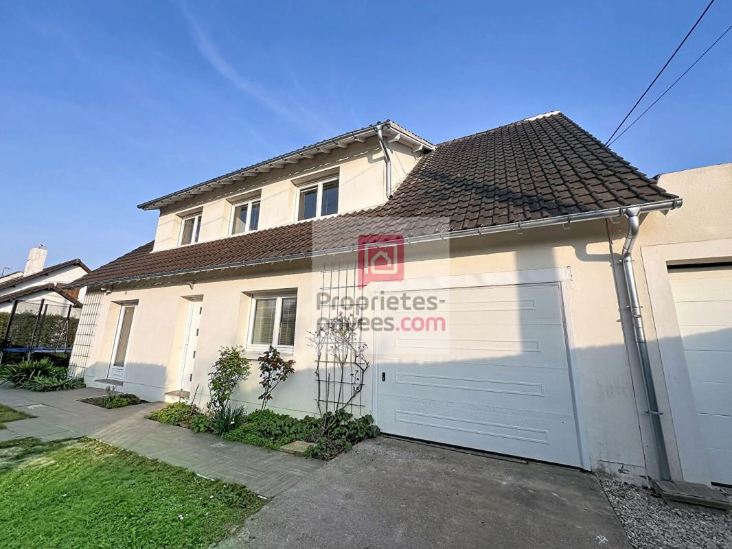 LE PERRAY-EN-YVELINES Maison individuelle Le Perray En Yvelines 6 pièces 165 m2 14