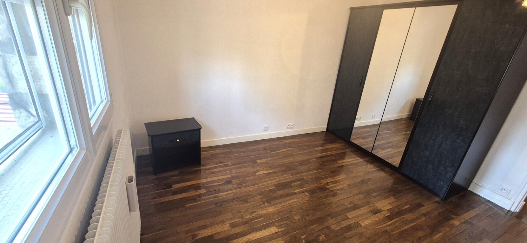 SAINT-DIZIER Belle Maison en Pierre ou de Caractère de 112 m² Rénovée avec Goût avec sa Cour fermée de 12 m², Terrasse de 56 m², Vérandas Chauffées, Garage de 32 m² avec Buanderie, Chaufferie PAC Air-Eau, Cuisine d'été et Terrain clos, arborés de 286 m² avec son Barbe 13