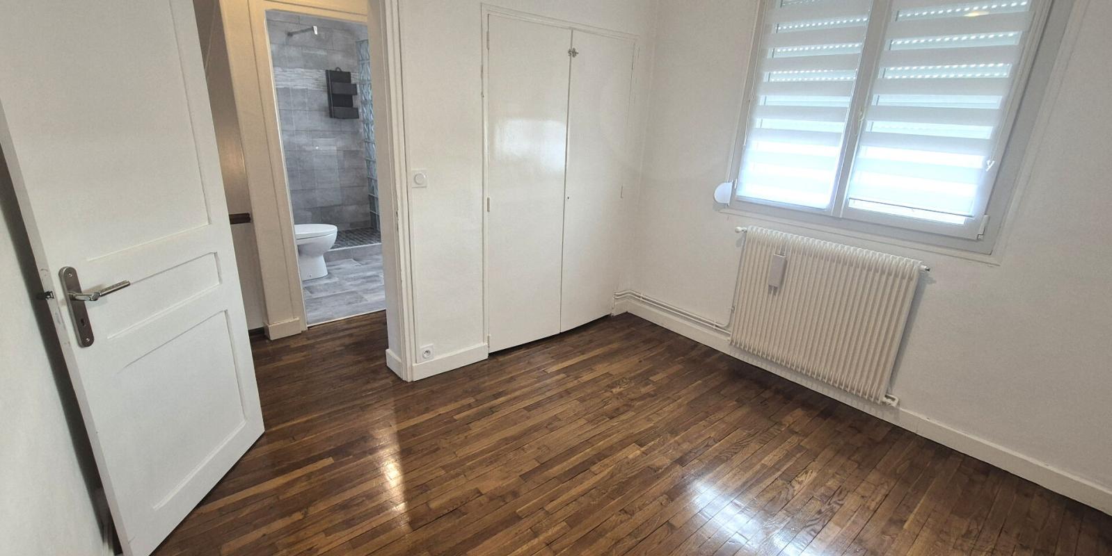 SAINT-DIZIER Belle Maison en Pierre ou de Caractère de 112 m² Rénovée avec Goût avec sa Cour fermée de 12 m², Terrasse de 56 m², Vérandas Chauffées, Garage de 32 m² avec Buanderie, Chaufferie PAC Air-Eau, Cuisine d'été et Terrain clos, arborés de 286 m² avec son Barbe 14