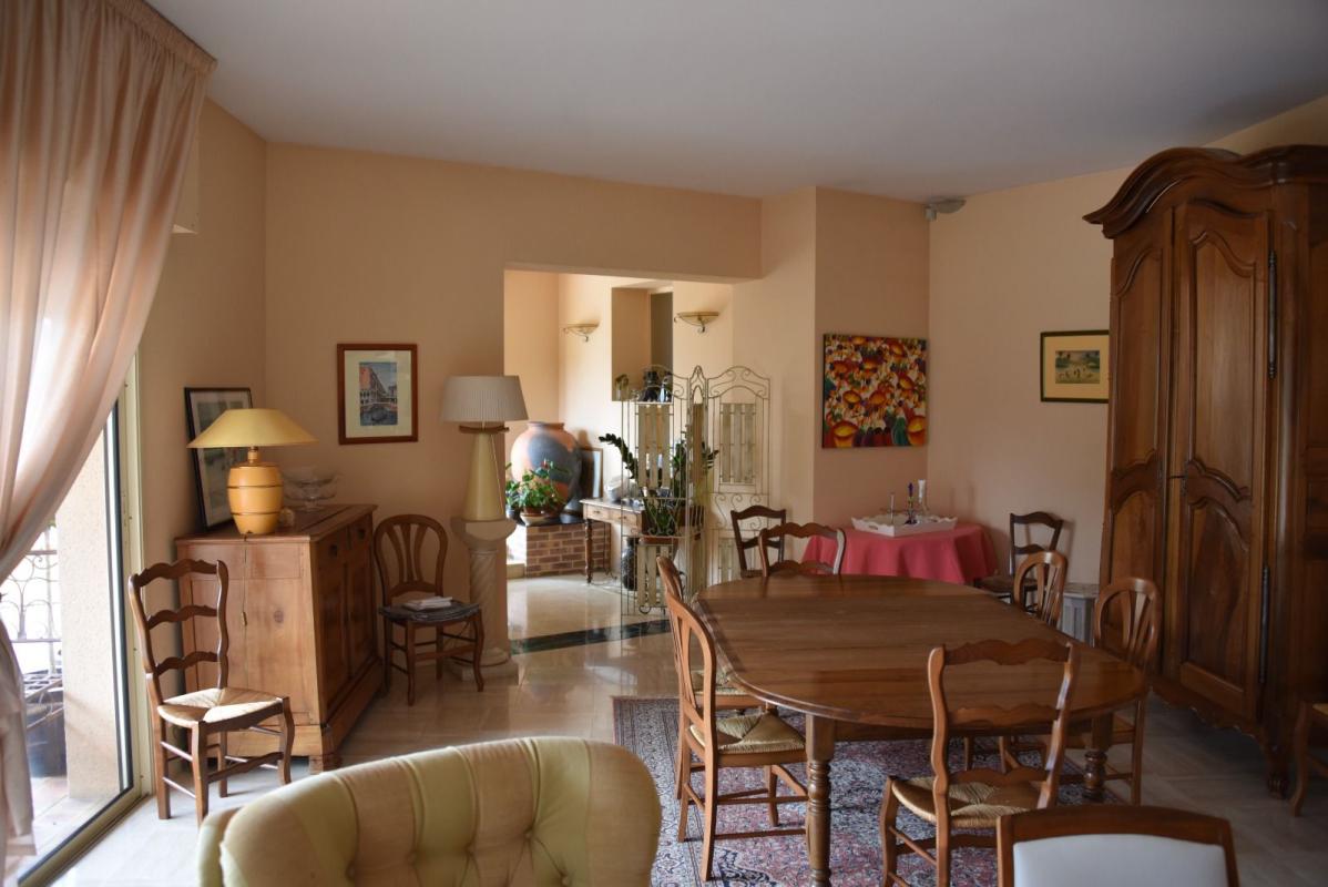 PUGNAC DÉCOUVREZ LE CHARME ET LES VOLUMES D'UNE MAISON D'ARCHITECTE - 300 M2 - 4 CHAMBRES À PUGNAC DANS UN PARC ARBORÉ POUR SAVOURER LA TRANQUILITÉ 7