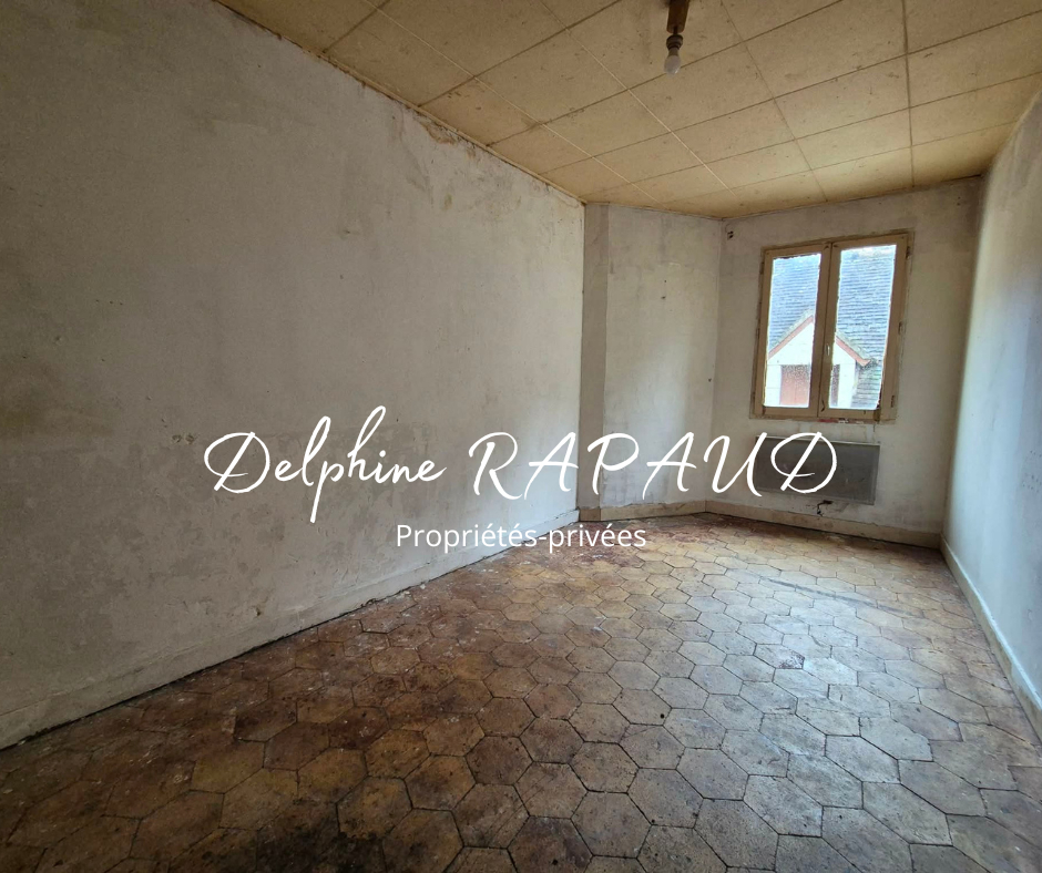 REMALARD Maison de bourg à rénover Remalard En Perche 80.81 m2 5