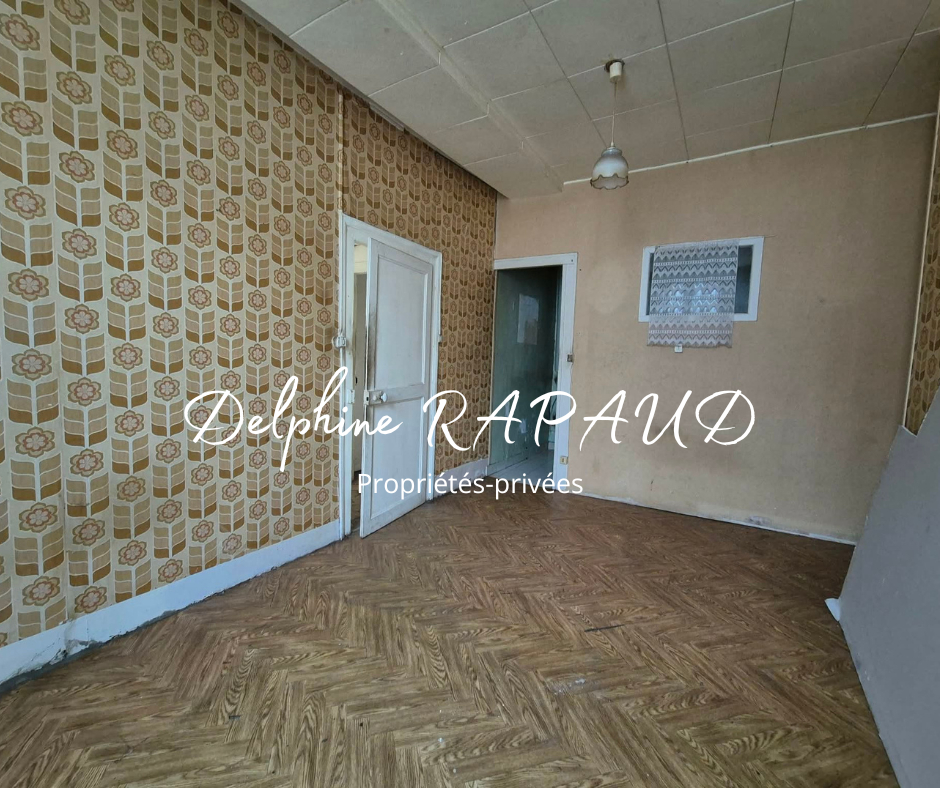 REMALARD Maison de bourg à rénover Remalard En Perche 80.81 m2 7