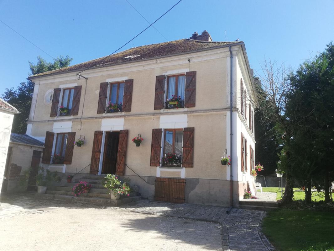 JOUY-LE-CHATEL MAISON BOURGEOISE 186 M2 AVEC PISCINE CHAUFFÉE ET COUVERTE 320 000 15