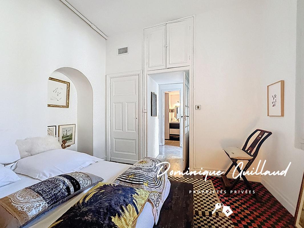 NIMES NÎMES -MAISON CARRÉ 11