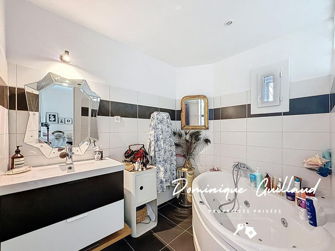 NIMES NÎMES -MAISON CARRÉ 12