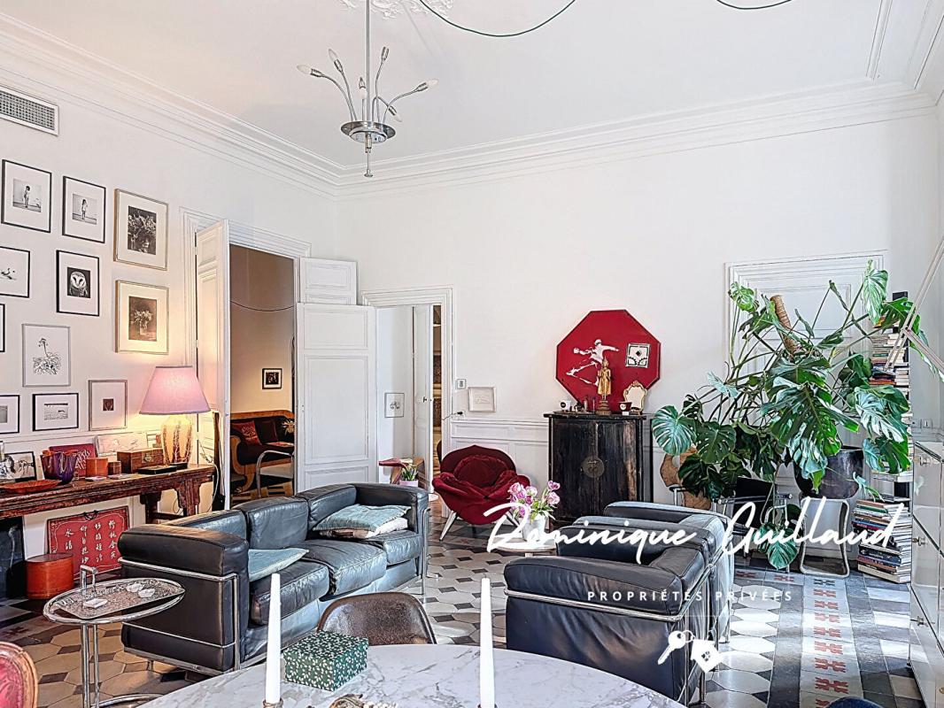 NIMES NÎMES -MAISON CARRÉ 15