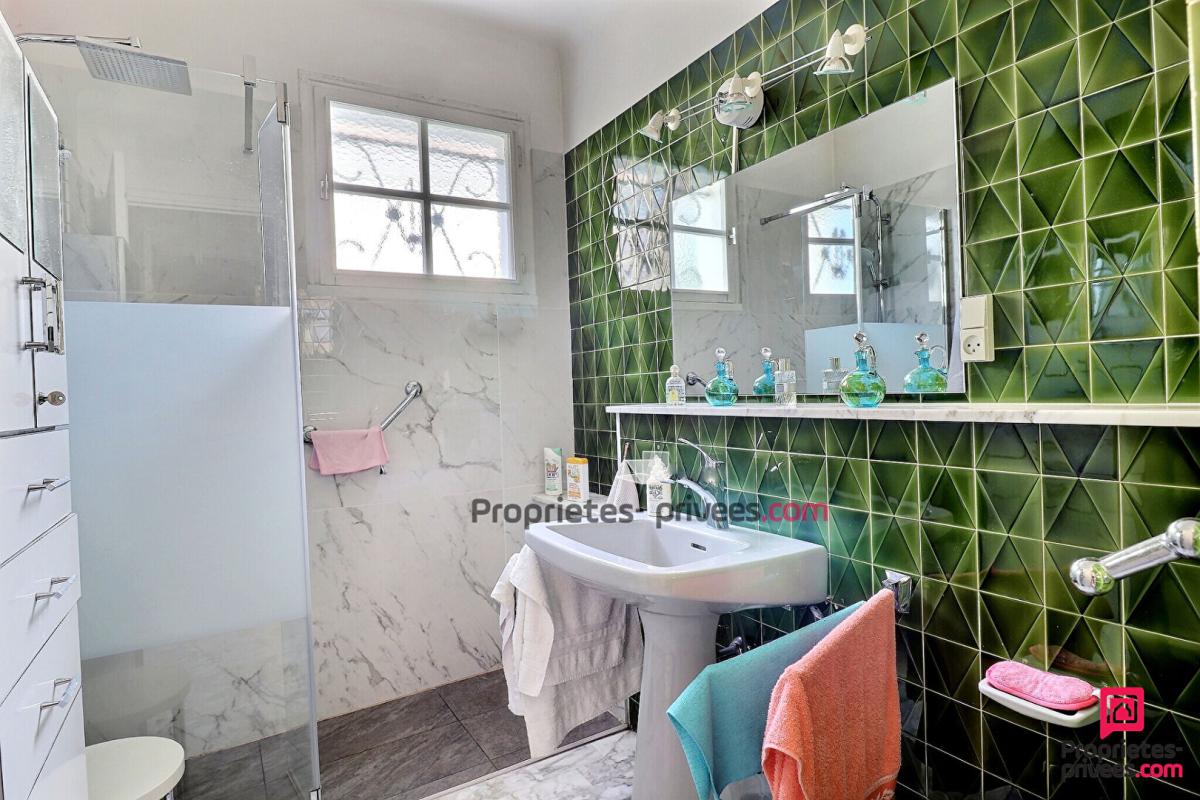 SAINTE-GENEVIEVE-DES-BOIS Maison Sainte Genevieve Des Bois 8 pièces 150 m2 6