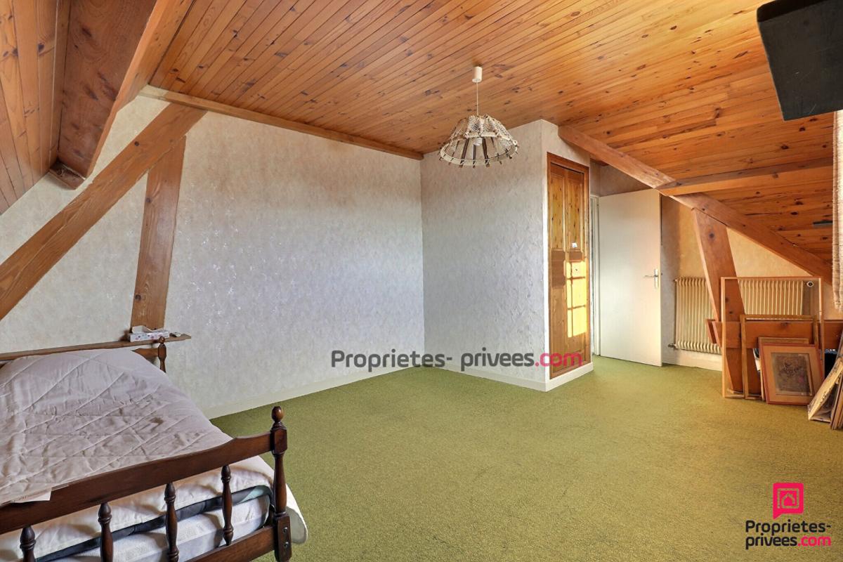 SAINTE-GENEVIEVE-DES-BOIS Maison Sainte Genevieve Des Bois 8 pièces 150 m2 8