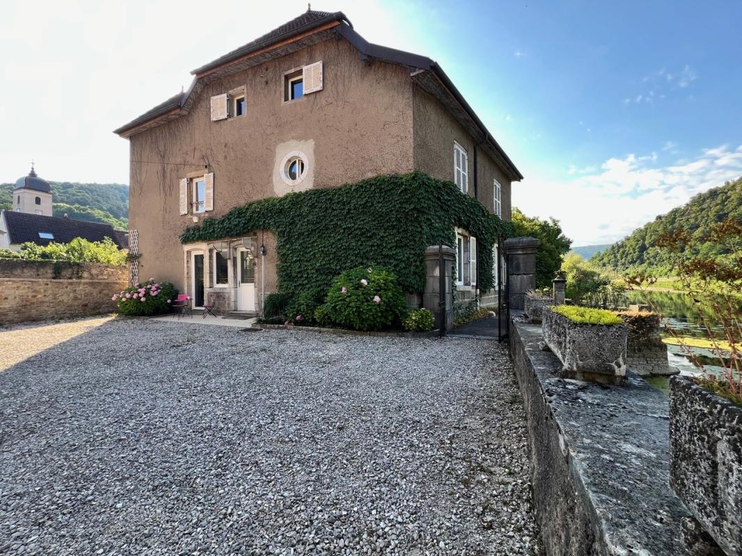 CLERVAL Charmante propriété de caractère à Pays-de-Clerval 2