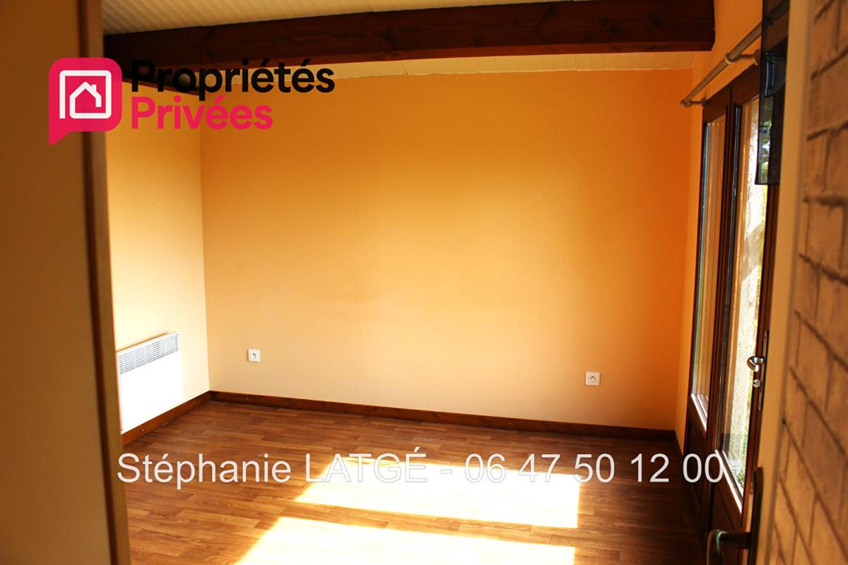 LARODDE Maison de campagne 1 à 2 chambres à Larodde (63) 6