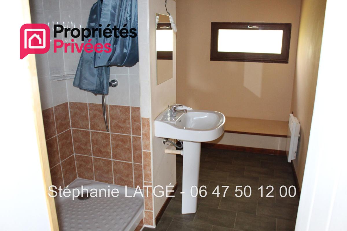 LARODDE Maison de campagne 1 à 2 chambres à Larodde (63) 8