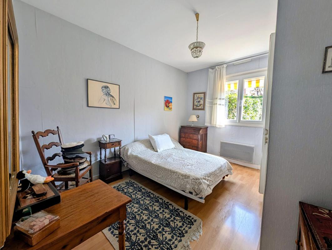 ARCACHON Villa Arcachon 10 pièce(s) 180 m2 6