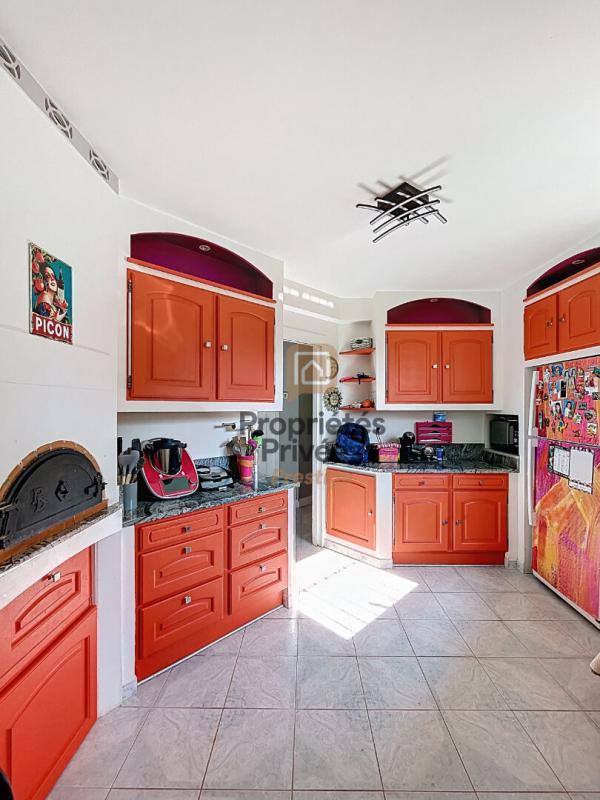 SAINT-MAXIMIN-LA-SAINTE-BAUME Villa 170 m² + T2  50m2 indépendant -Terrain 5 000 m² - Piscine - Fort potentiel locatif - Saint Maximin la Sainte Baume 83470 11