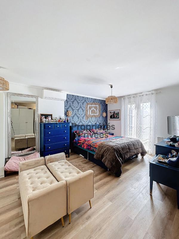 SAINT-MAXIMIN-LA-SAINTE-BAUME Villa 170 m² + T2  50m2 indépendant -Terrain 5 000 m² - Piscine - Fort potentiel locatif - Saint Maximin la Sainte Baume 83470 13