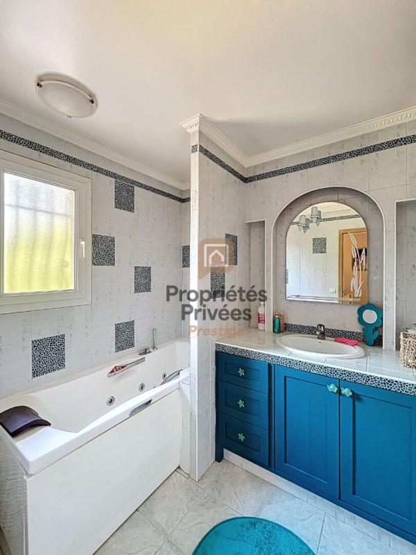 SAINT-MAXIMIN-LA-SAINTE-BAUME Villa 170 m² + T2  50m2 indépendant -Terrain 5 000 m² - Piscine - Fort potentiel locatif - Saint Maximin la Sainte Baume 83470 17