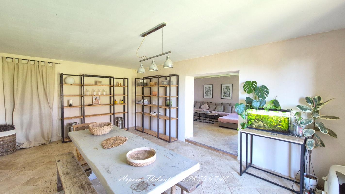 VALENSOLE Maison de plain-pied 192 m² sur plus de 8 000 m² ? Fort potentiel pour création de gîtes ou chambres d'hôtes 4