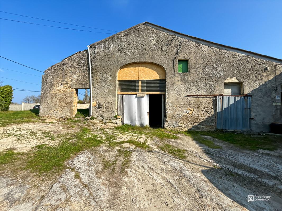 AUBIE-ET-ESPESSAS À vendre Grange à rénover avec permis accepté 101 m² - Val de Virvée 16