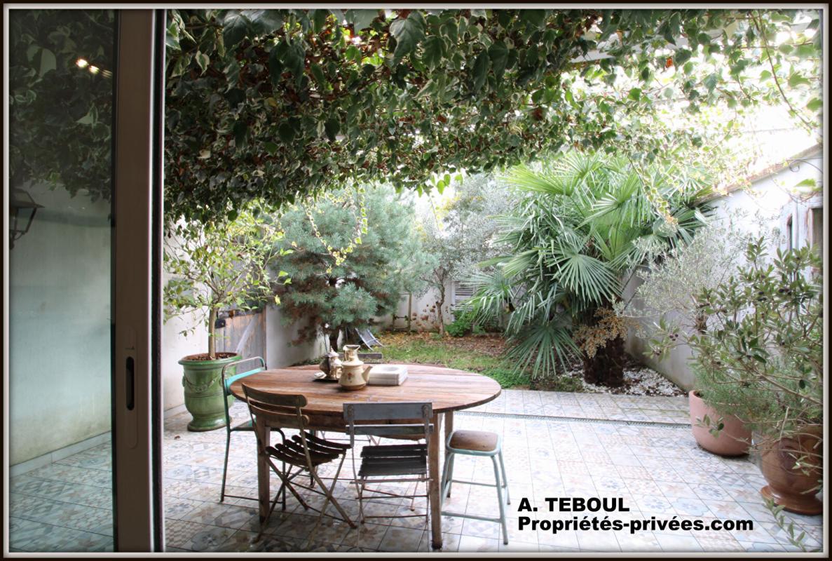 VILLEURBANNE MAISON INDIVIDUELLE PLAIN-PIED A VILLEURBANNE DE 105M² AVEC JARDIN DE 60M² CONSTRUITE EN 2011 11