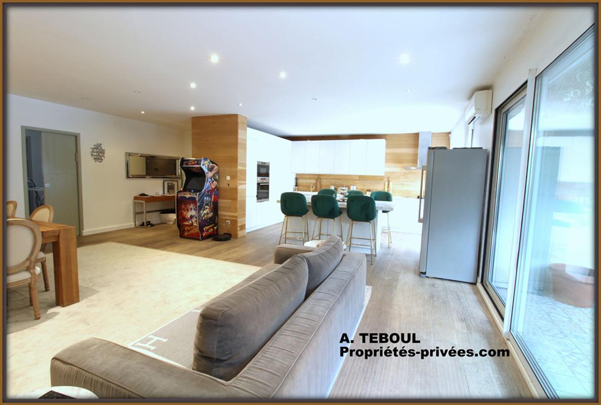 VILLEURBANNE MAISON INDIVIDUELLE PLAIN-PIED A VILLEURBANNE DE 105M² AVEC JARDIN DE 60M² CONSTRUITE EN 2011 5