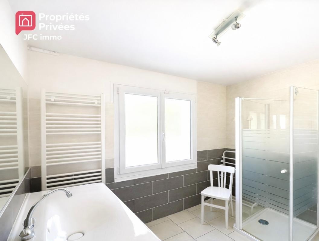 CREPY-EN-VALOIS Maison Crepy En Valois 9 pièce(s) 170 m2 et double garages 11