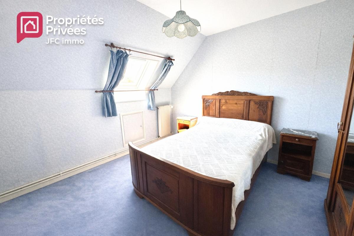 CREPY-EN-VALOIS Maison Crepy En Valois 9 pièce(s) 170 m2 et double garages 15