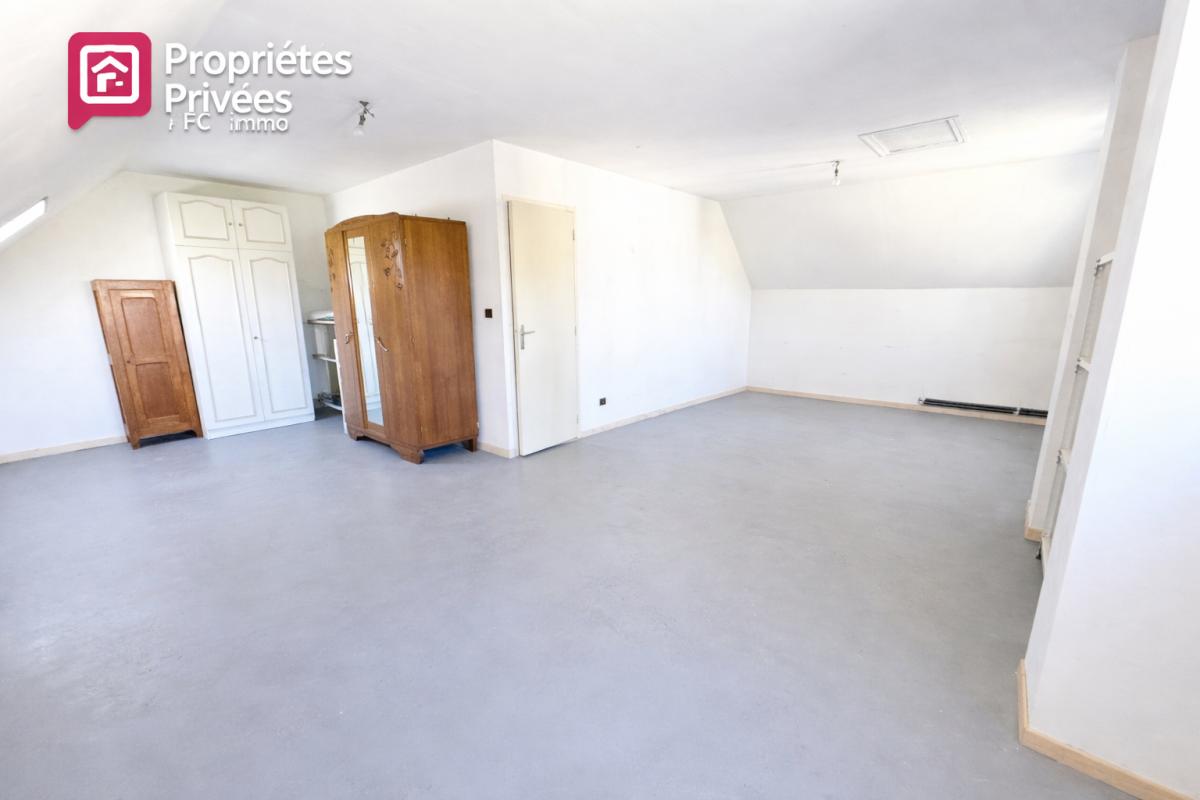 CREPY-EN-VALOIS Maison Crepy En Valois 9 pièce(s) 170 m2 et double garages 17