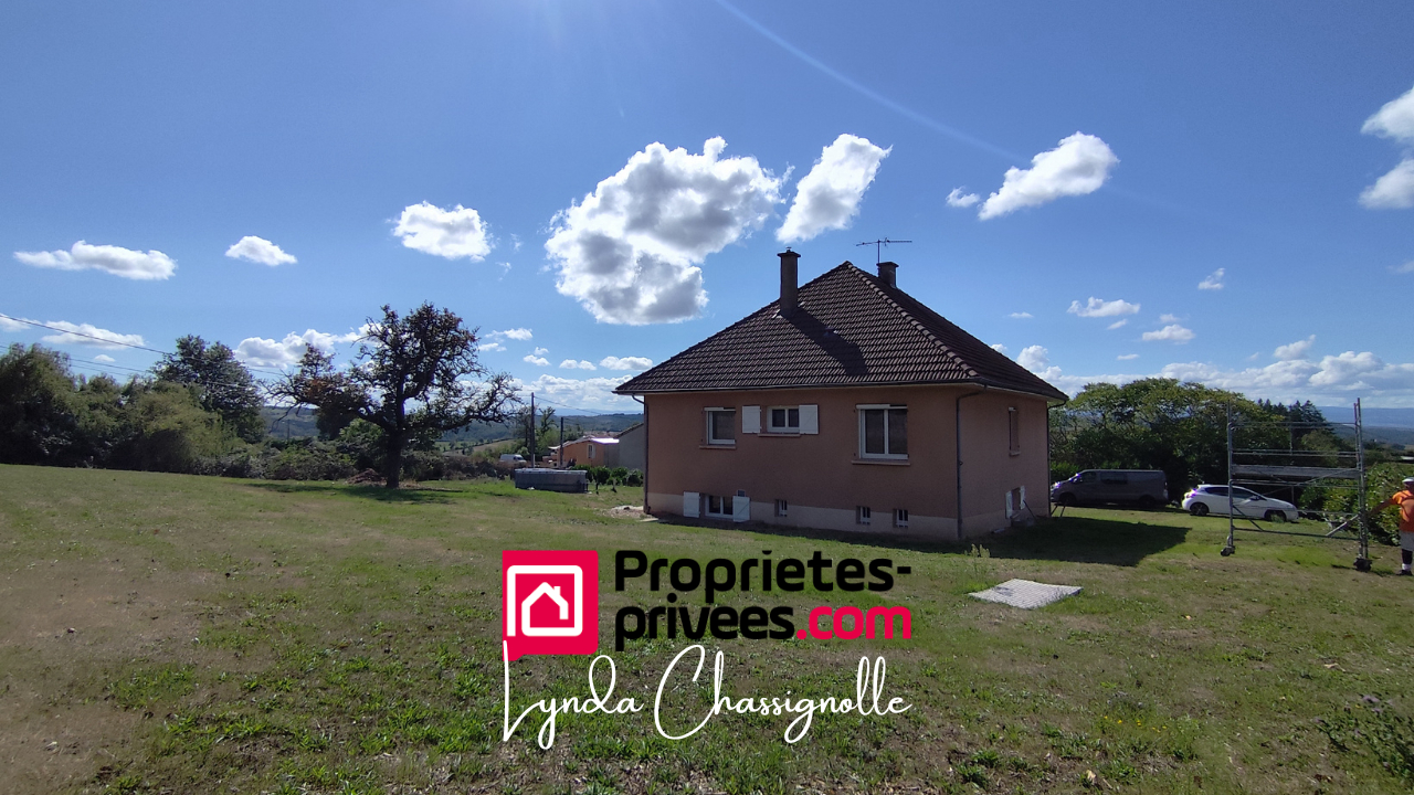 SAINT-SYMPHORIEN-DE-LAY Maison - Grand garage - 3 chambres + bureau -  Saint Symphorien De Lay 3