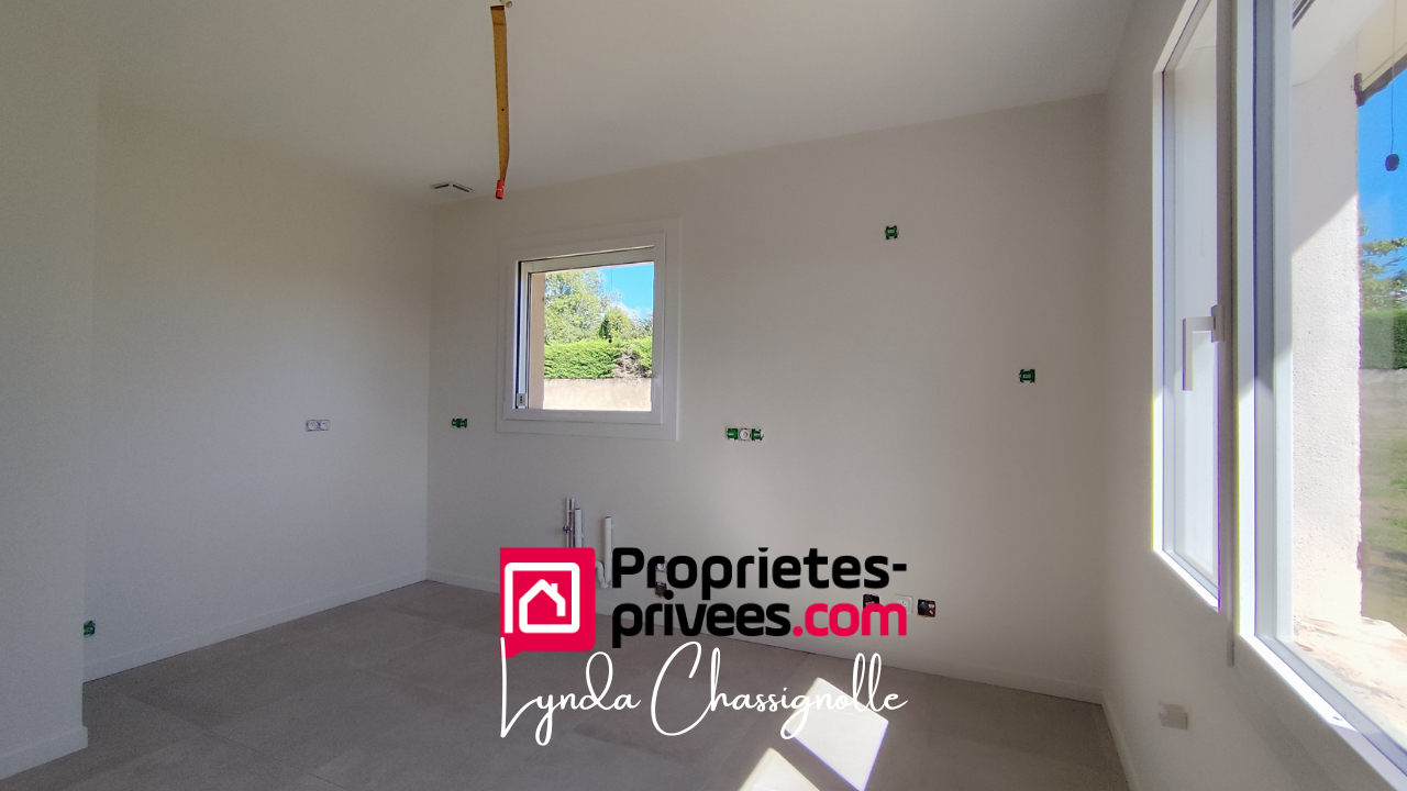 SAINT-SYMPHORIEN-DE-LAY Maison - Grand garage - 3 chambres + bureau -  Saint Symphorien De Lay 8