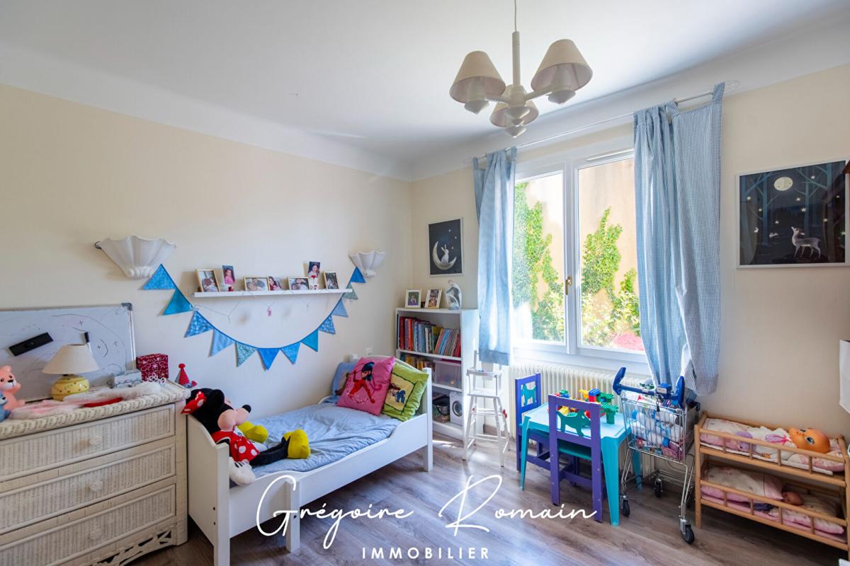 SAINT-CHAMAS Maison 7 pièces 170 m2 vue étang 10