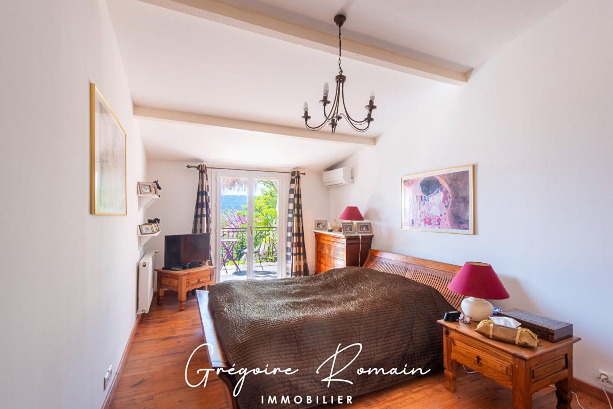 SAINT-CHAMAS Maison 7 pièces 170 m2 vue étang 11