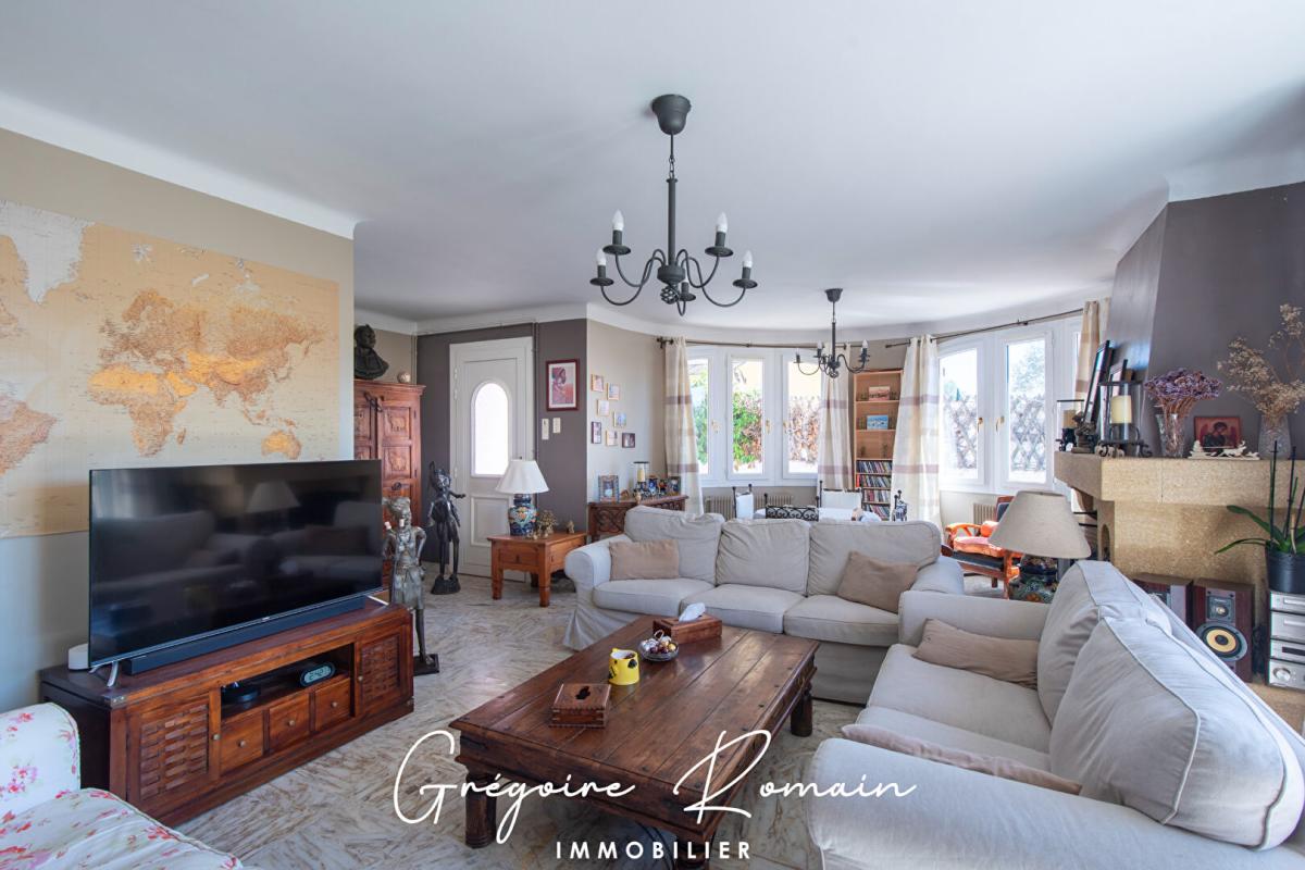 SAINT-CHAMAS Maison 7 pièces 170 m2 vue étang 5