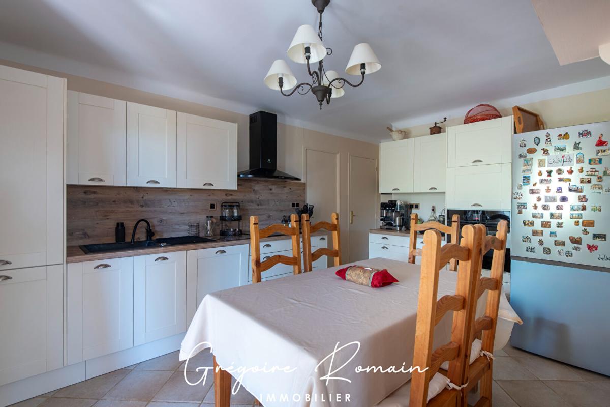 SAINT-CHAMAS Maison 7 pièces 170 m2 vue étang 7